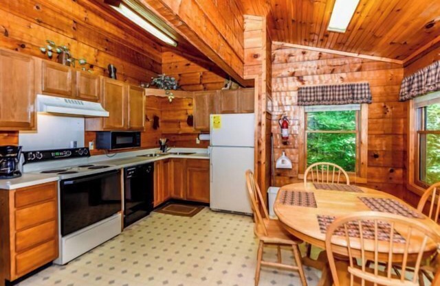 Cozy studio cabin with a nice jetted tub and a wood burning fireplace