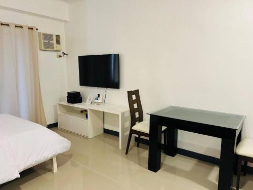 Cozy Studio in Paraaque - Perfect for Transients and Long-Stayers Alike