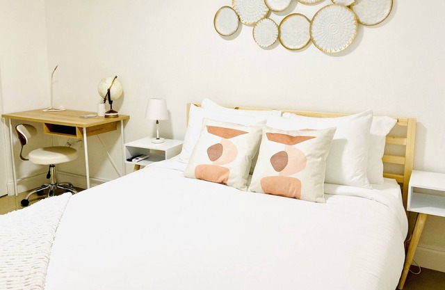 Cozy Studio minutes from Orlando Airport Unit B