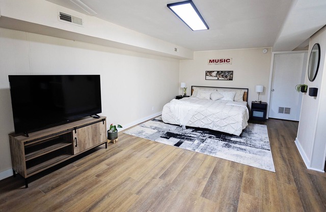 Cozy studio with AC and WiFi in lovely Nashville