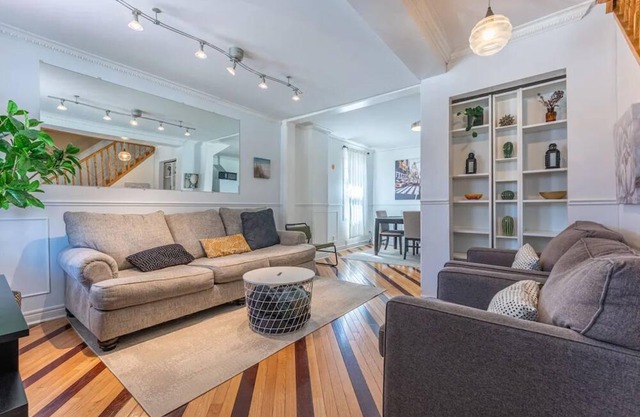 Cozy Stylish Midtown House