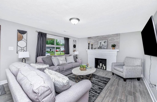 Cozy*Stylish*updated Ranch home Near kings island