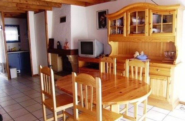 Apartamento T3 acogedor, 7 pers, chimenea, admite mascotas, WiFi, cerca de tiendas