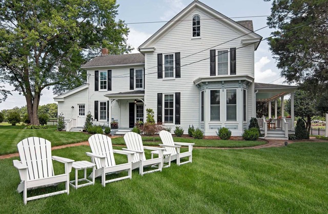 3BR Home: Serene Escape, Pet-Friendly, Fireplace
