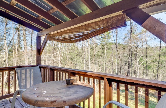 ¡NUEVO! Acogedora cabaña Weaverville - 18 millas a Wolf Ridge!
