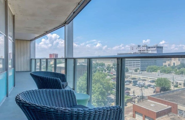Cozysuites 800 Tower 2BR w sky Pool gym 27