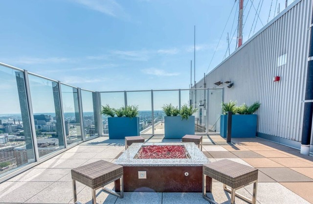 Cozysuites 800 Tower 2BR w sky Pool gym 32