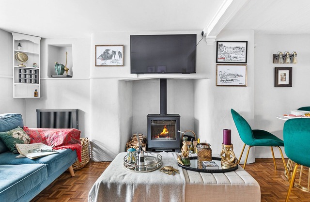 Crooks Cottage (Dittisham) - sleeps 4 guests in 2 bedrooms