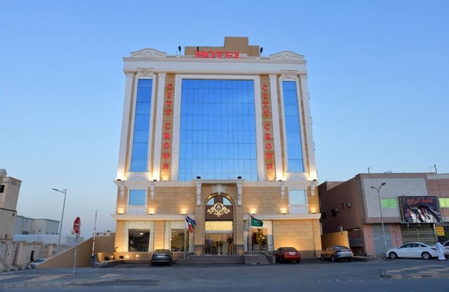 Crown City Hotel