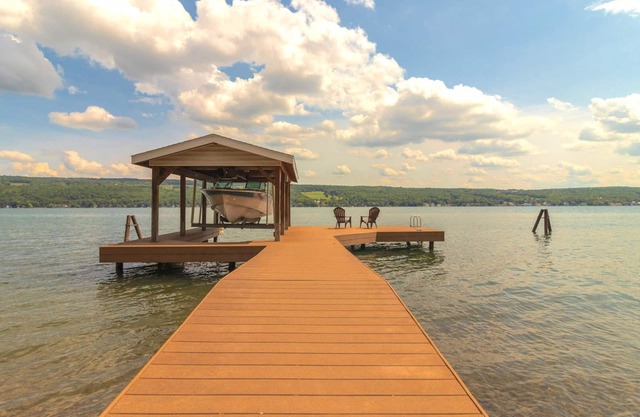 Crystal Waters - Disfrute de hermosos amaneceres sobre Keuka lago!