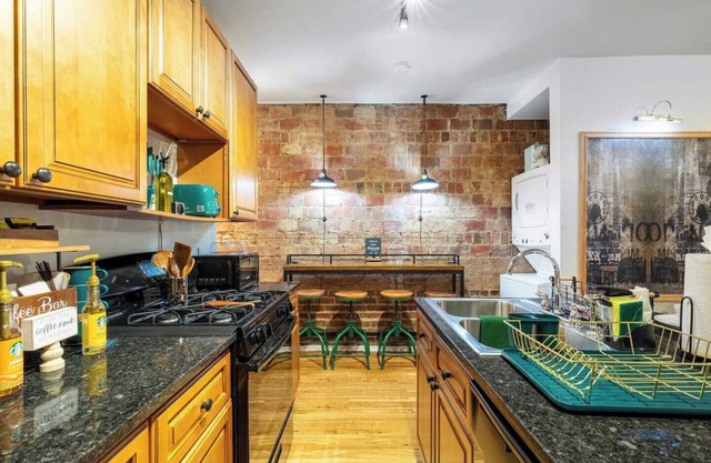2bd-1bath/Free Parking~Case Western/University Cir