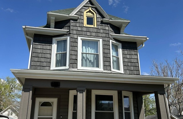 Cute 3bed/2bath house near downtown Omaha