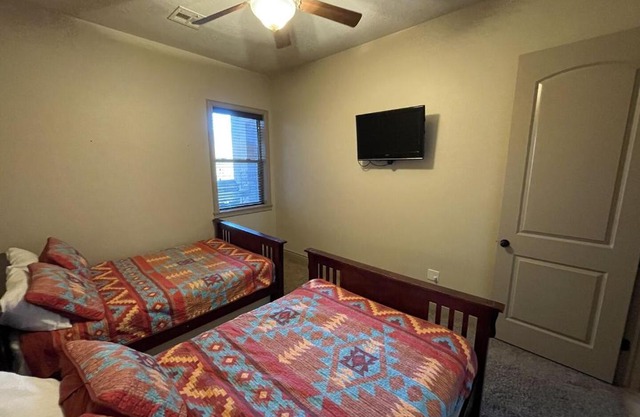 D3 Spacious Sunset Suite Second Floor 2-bedroom