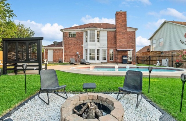 Dallas 5BR| Pool,BBQ,Fire pit, playground