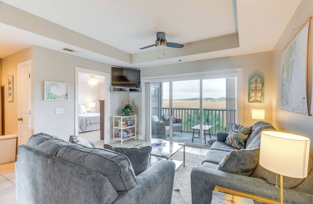 Darien Condo w/ Boat Dock Access: Walk to Downtown