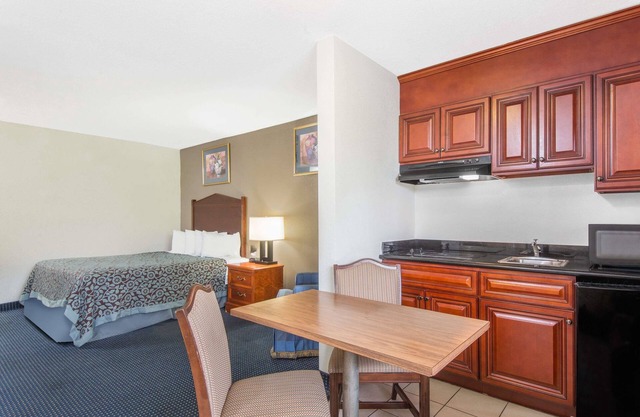 Days Inn by Wyndham Arlington Pentagon