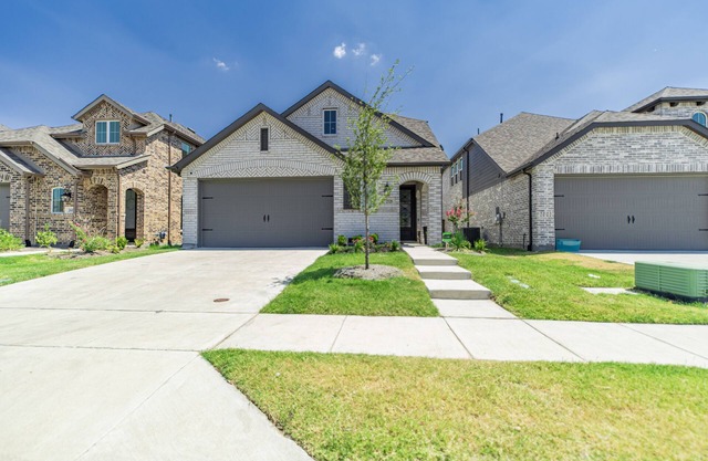 Dazzling Newly Built Modern Home 17 minutes from Rockwall Harbor. Pet Friendly!