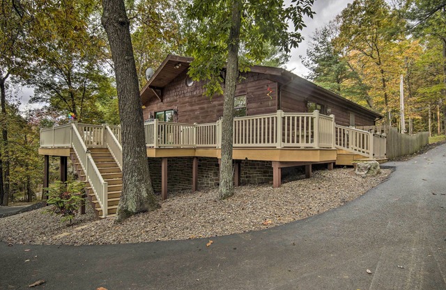 ¡NUEVO! Raystown Lake Cabin con acceso a casa flotante atracada