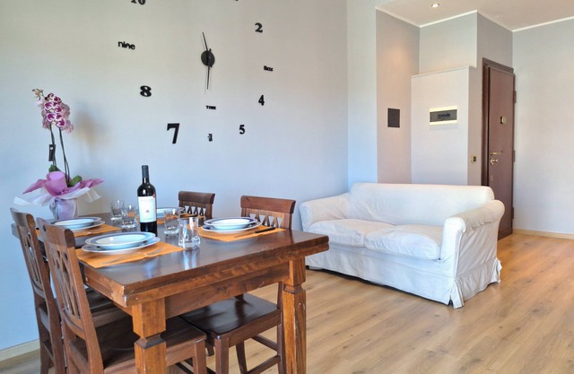 Delightful 65 sqm accommodation 7 km from Termini Station, well connected and WIFI.