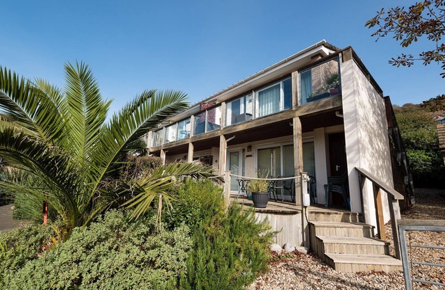 Precioso apartamento con terraza exterior, vistas al mar y parking.