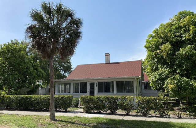 @Delightful 'Old Florida' island house en Boca Grande con casa de huéspedes separada