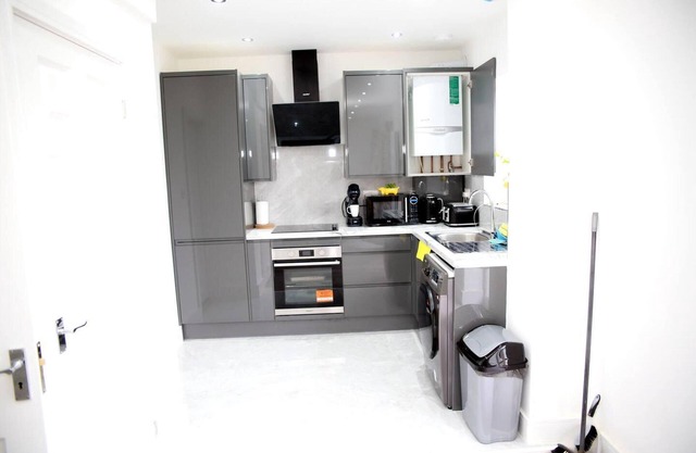 Deluxe 4-bed House Close2 Wembley Stadium