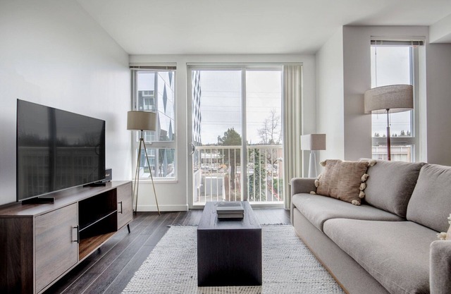 Deluxe Bellevue 1BR w/ BBQ, Gym, W/D, nr Spring District, by Blueground