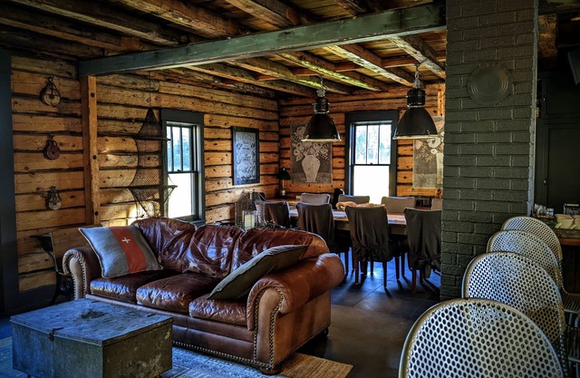 Deluxe Cabin in the Black Hills ~ Hunt ~ Hike ~ Bike ~ Ski~ UTV ~ COME & RELAX!!