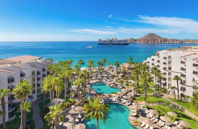 Deluxe Oceanfront 2BD Suite in VDP Beach Resort & Spa with Private Jacuzzi