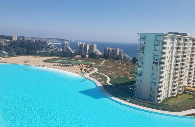 Departamento Laguna Bahia, Algarrobo