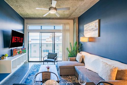Desirable 2BD - Central DT, Gym, Pool, Parking Sleep8