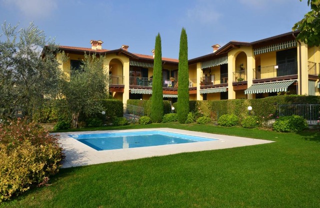 DESY HOUSE