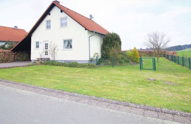 Casa vacacional unifamiliar con un jardín grande en Buchenberg, Hesse