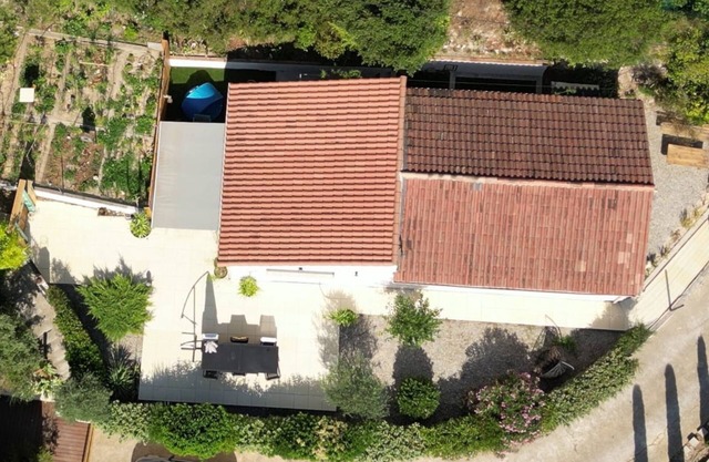 Detached house with garden, private terrace and shared swimming pool.