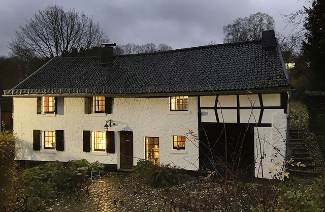 Independiente, a la casa reconstruida, antigua granja con un toque personal