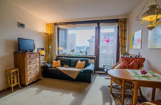 Diese Gemütliche 1-zimmer-whg. Liegt in der Elisabethstr. 14/ Haus "eidum" im 1. Og., Gleich Neben Hotel "utland", nur Wenige Fussschritte zum Stranübergang ,zur Fussgängerzone und Vielen Einkaufsmöglichkeiten. Das App. Besteht aus Einem Wohn
