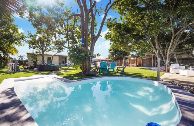Dior Lake Front Villa With Infinity Pool & Hot Tub