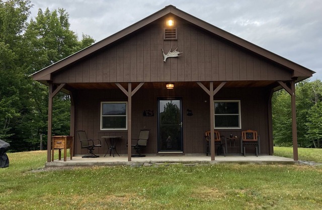 Direct ATV 2-Bdrm cabin. Near Back Lake & near snowmobile trailhead
