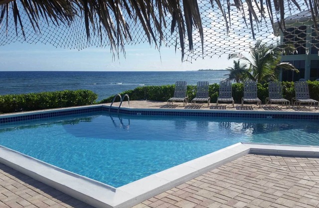 Oceanfront directa, primer piso en la playa, zona tranquila y apartada Rum Point
