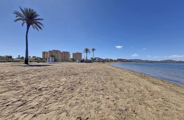 Disfruta de Este Fantástico Apartamento con Vistas al Mar Menor