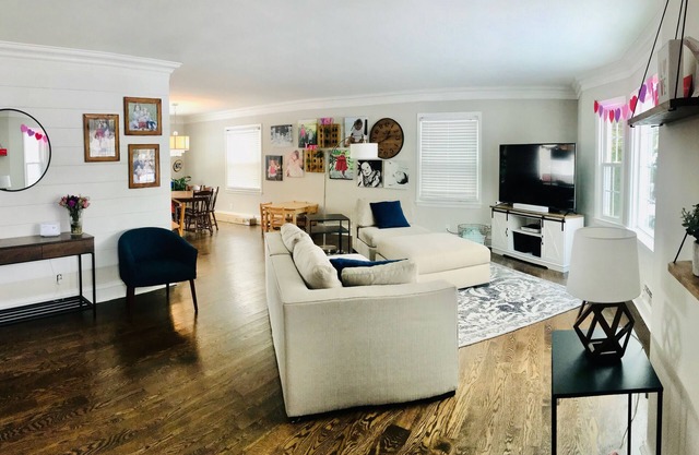 DNC? ¡Quédate en nuestra encantadora casa en Whitefish Bay! 10-15 minutos del centro de la ciudad!