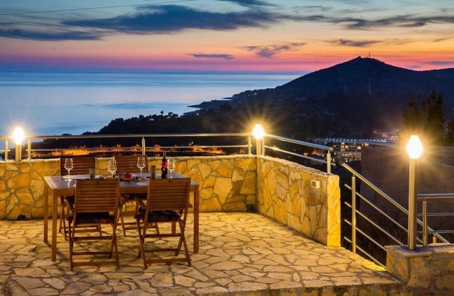 Doa - Apartment with Lovely Terrace & Sea View