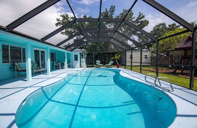 DOG Friendly BEACHSIDE 4BR/3BA, Solar/Saltwater Pool, No Smoke +Special Offers