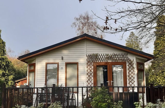 Lodge para perros En un entorno tranquilo con 150 acres de bosque hermoso