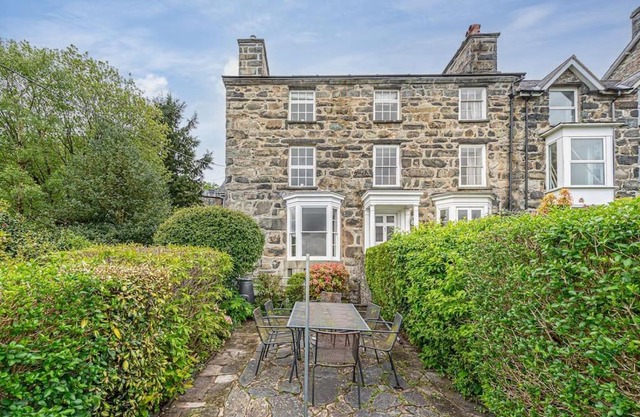 Dolgellau Townhouse 2 Minutes to Town & Mountains