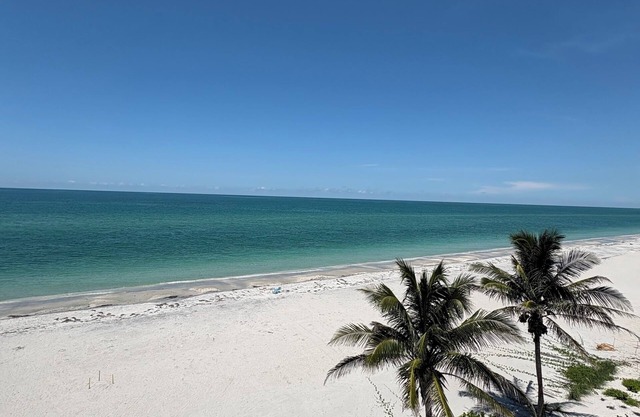Don Pedro Island: Canal-Front Home w. dock and 5-Min to Fla’s Most Private Beach