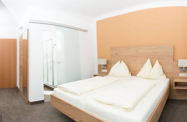 Habitación doble con cama supletoria - Pension Irlingerhof ***