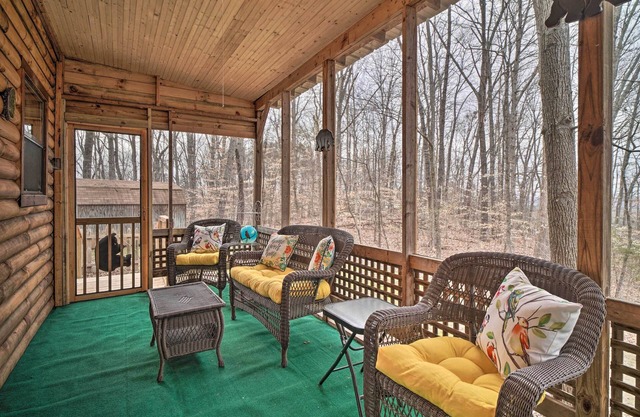 Douglas Lake Cabin w/ Mountain-View Deck & Grill