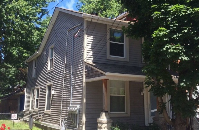 Downtown 1Bdrm on Wellington