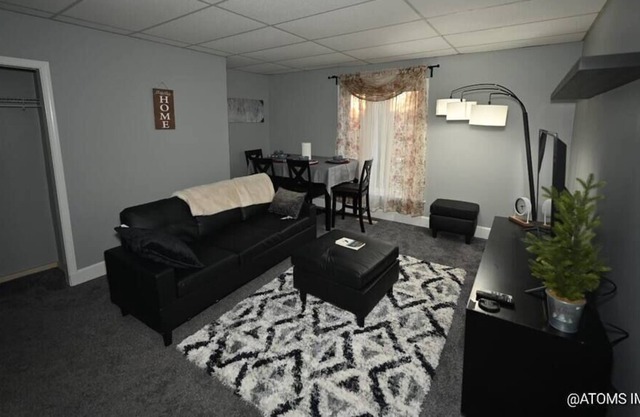 Downtown Peace Lodge (Kitchen and laundry included)